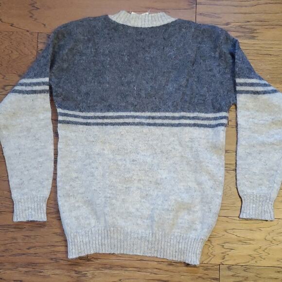 VTG Samband of Iceland Icelook V-Neck Gray Wool Sweater SZ M - Picture 4 of 6